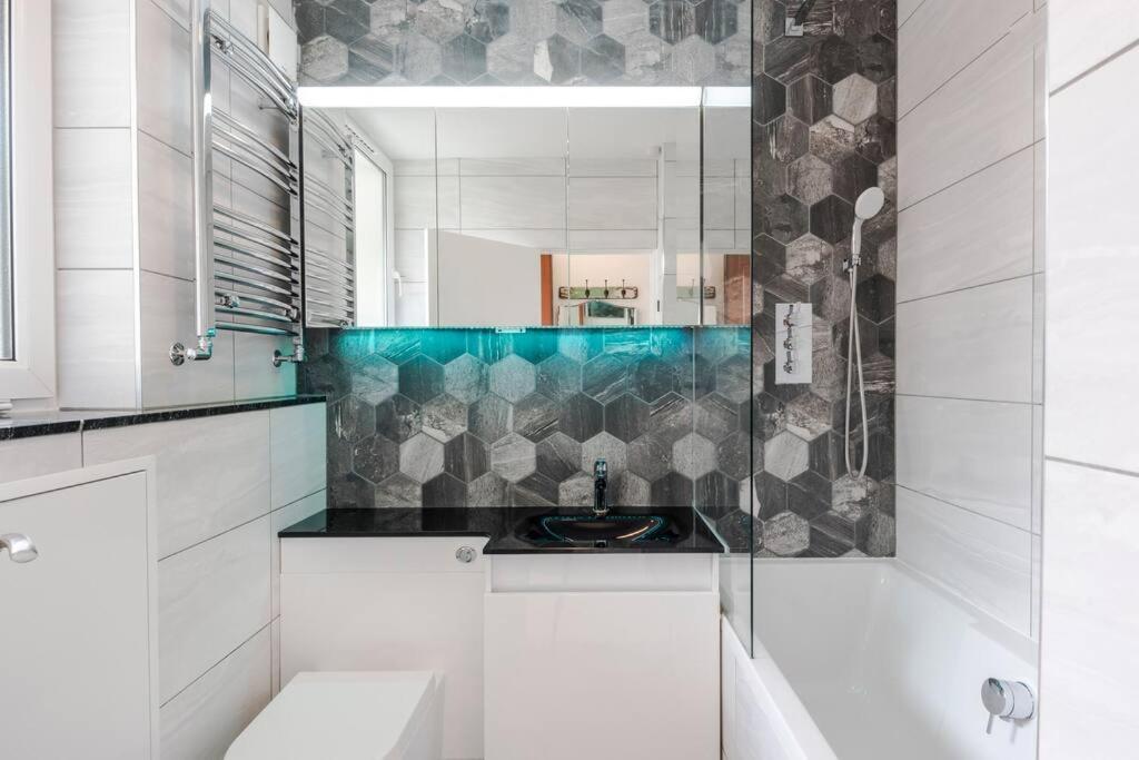 The Clarence, Central London Apartment W/ Wifi Экстерьер фото
