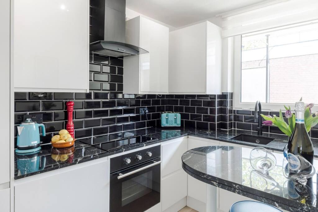 The Clarence, Central London Apartment W/ Wifi Экстерьер фото